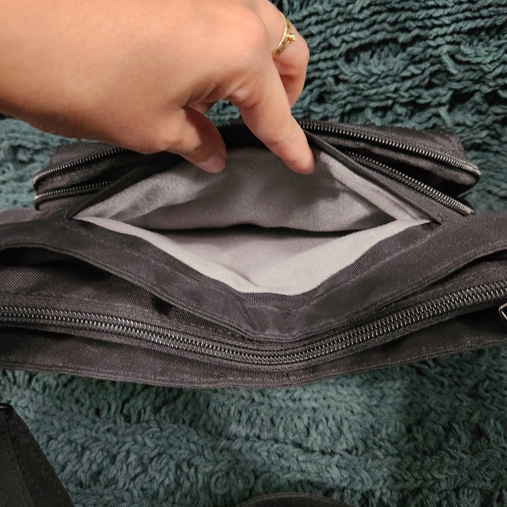 Lug Samba Black Quilted Bag - Picture 5 of 14